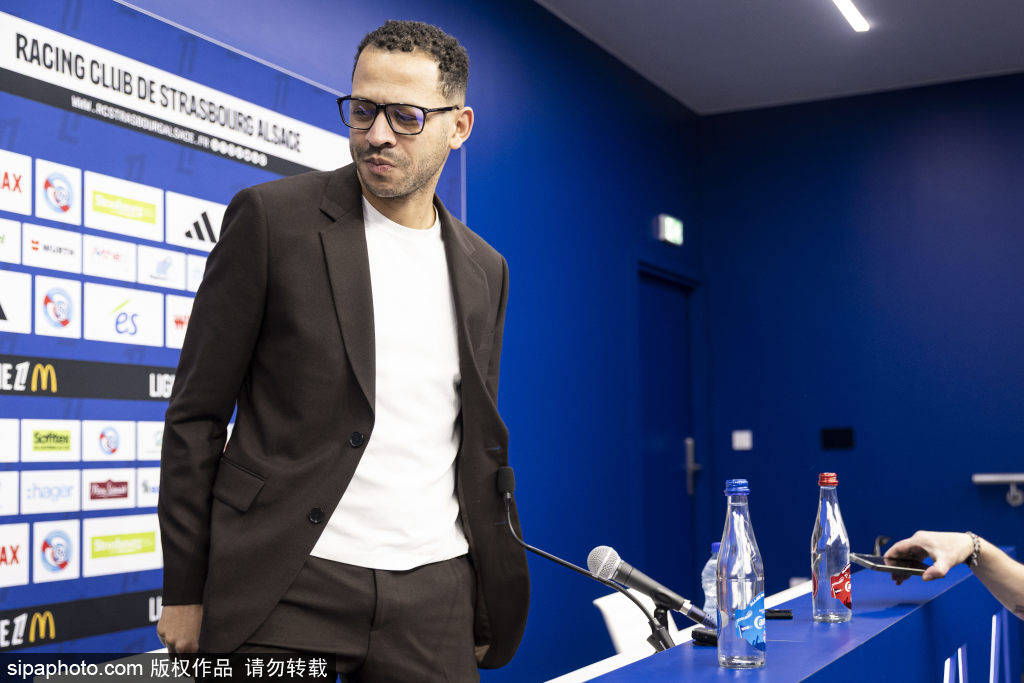 罗森尼尔方法让英格兰在嘲笑与钦佩之间摇摆：乐高、掌声与切尔西的新实验